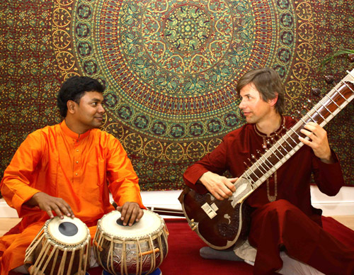 Yogendra und Ashis Paul